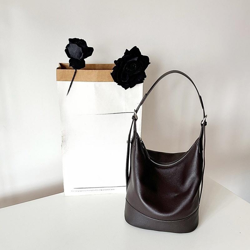 Niche Design, Laid-back Style, Single-shoulder Tote Bag Genuine Leather, High-end Crossbody Bucket Bag