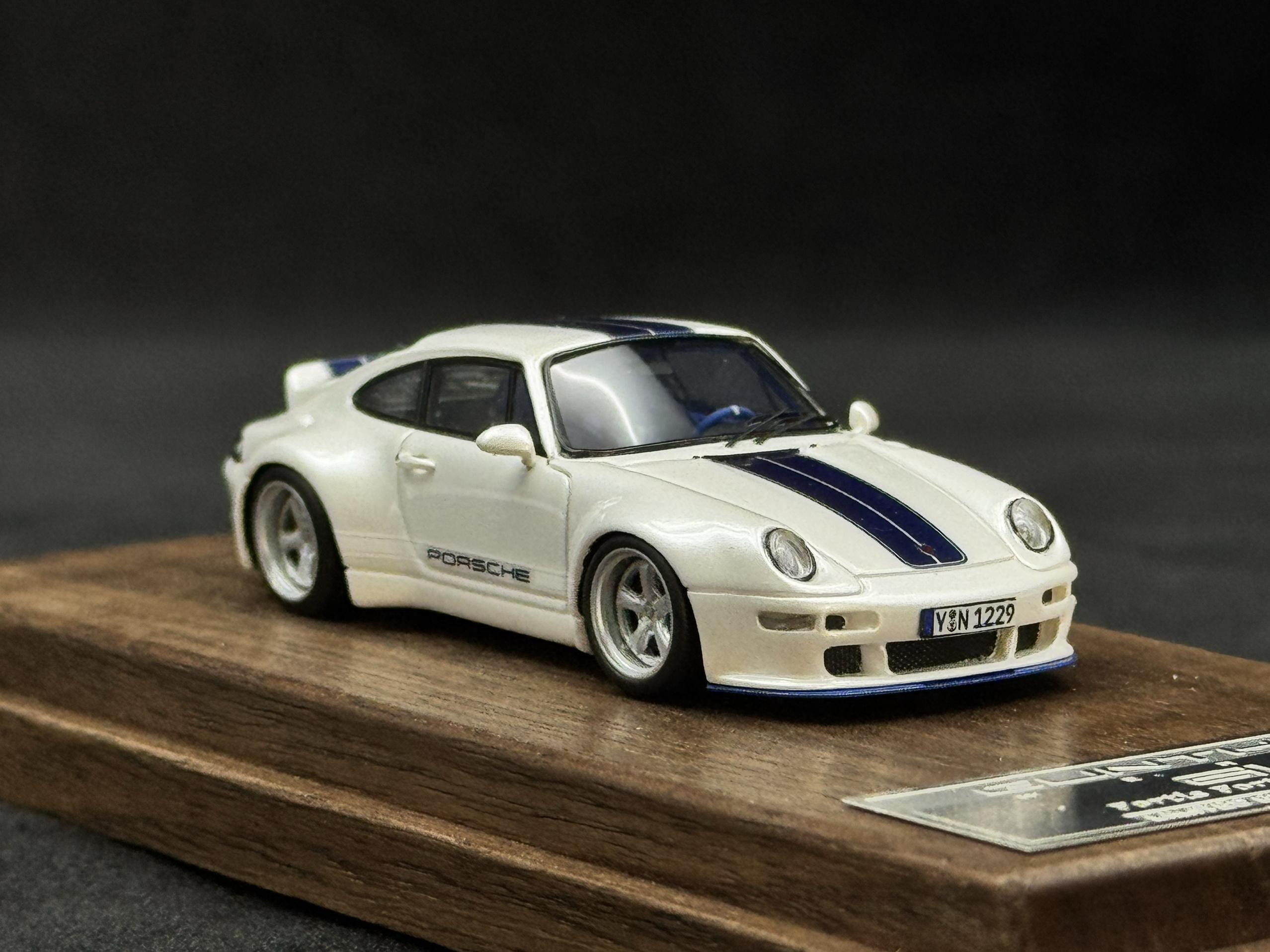 Diecast 1:64 Scale Halo&my64 Porsche 911GW 400R custom resin Car Model Collectible Toy Gift Souvenir Display Ornament