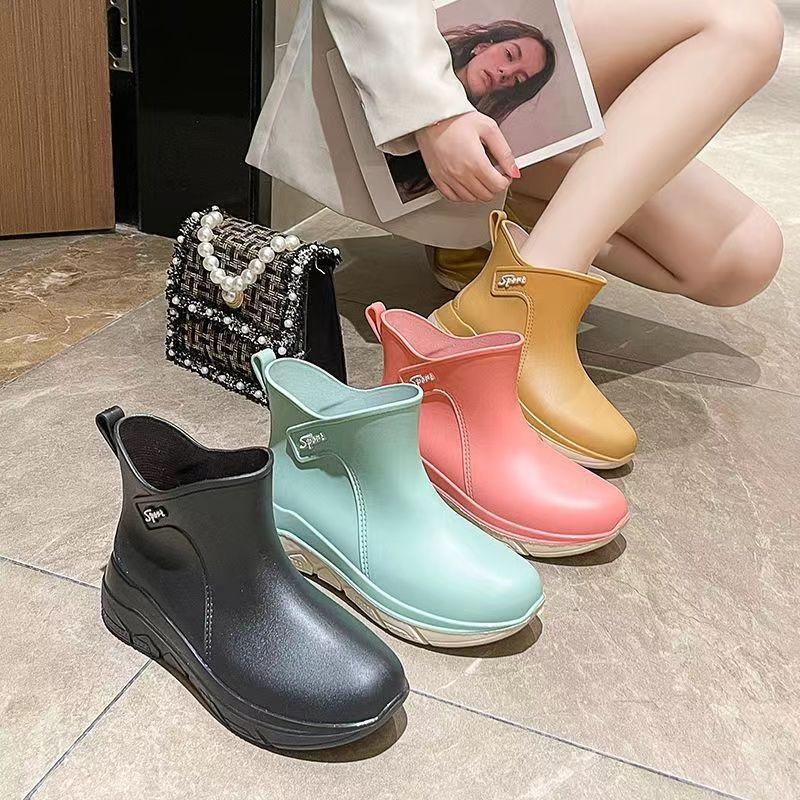 Ladies' Fashionable Low Cut Anti Slip Rain Boots And Rubber Shoes