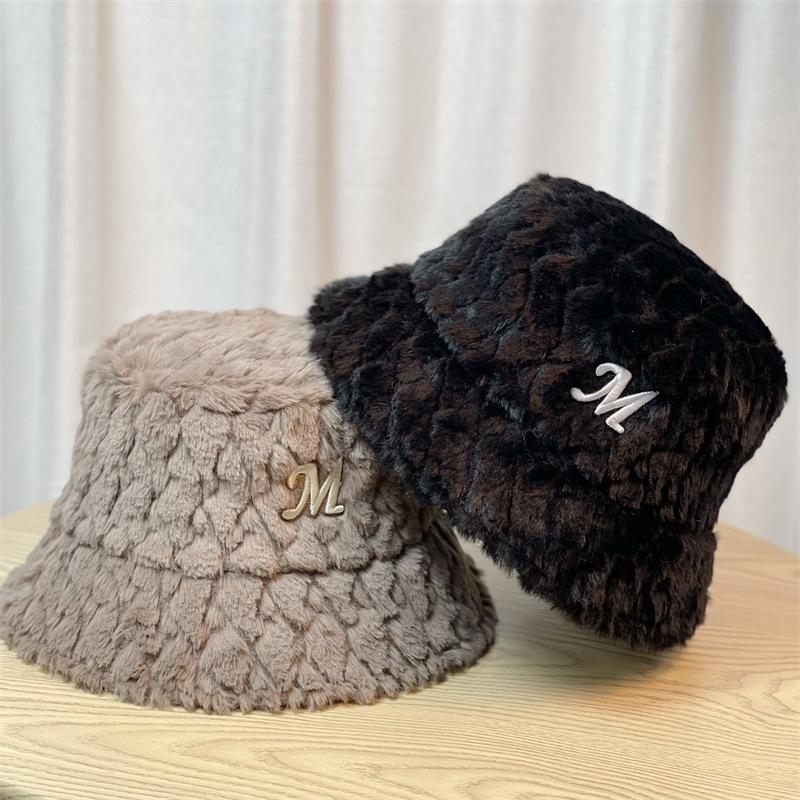 Fischerhut Kinder Herbst und Winter Warm Stickerei Alphabet Lammfell Bucket Hat Ohrenschützer Kältehut
