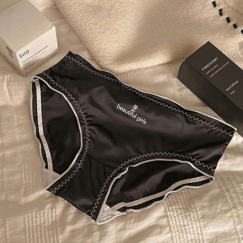 

Женские атласные трусики со средней посадкой и антибактериальным хлопковым шаговым швом, большого размера, дышащие, с деревянными ушками. L (50-60 kg) чёрный