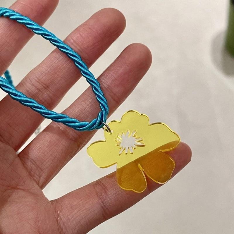 Colorful Acrylic Flower Pendant Necklace Vintage Harajuku Style Neckchain Adjustable Length Clavicle Chain for Women