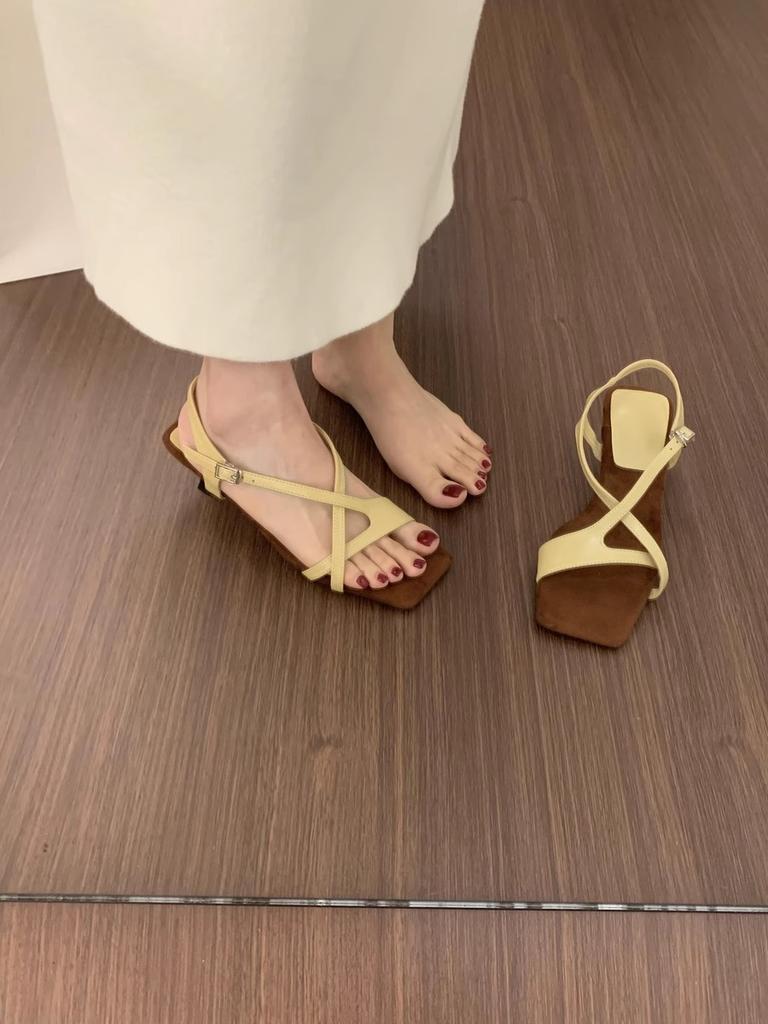 Vintage niszowe sandały z odkrytymi palcami i kwadratowym noskiem damskie letnie 2025 nowe francuskie piękne 3cm małe obcasy buty rzymskie