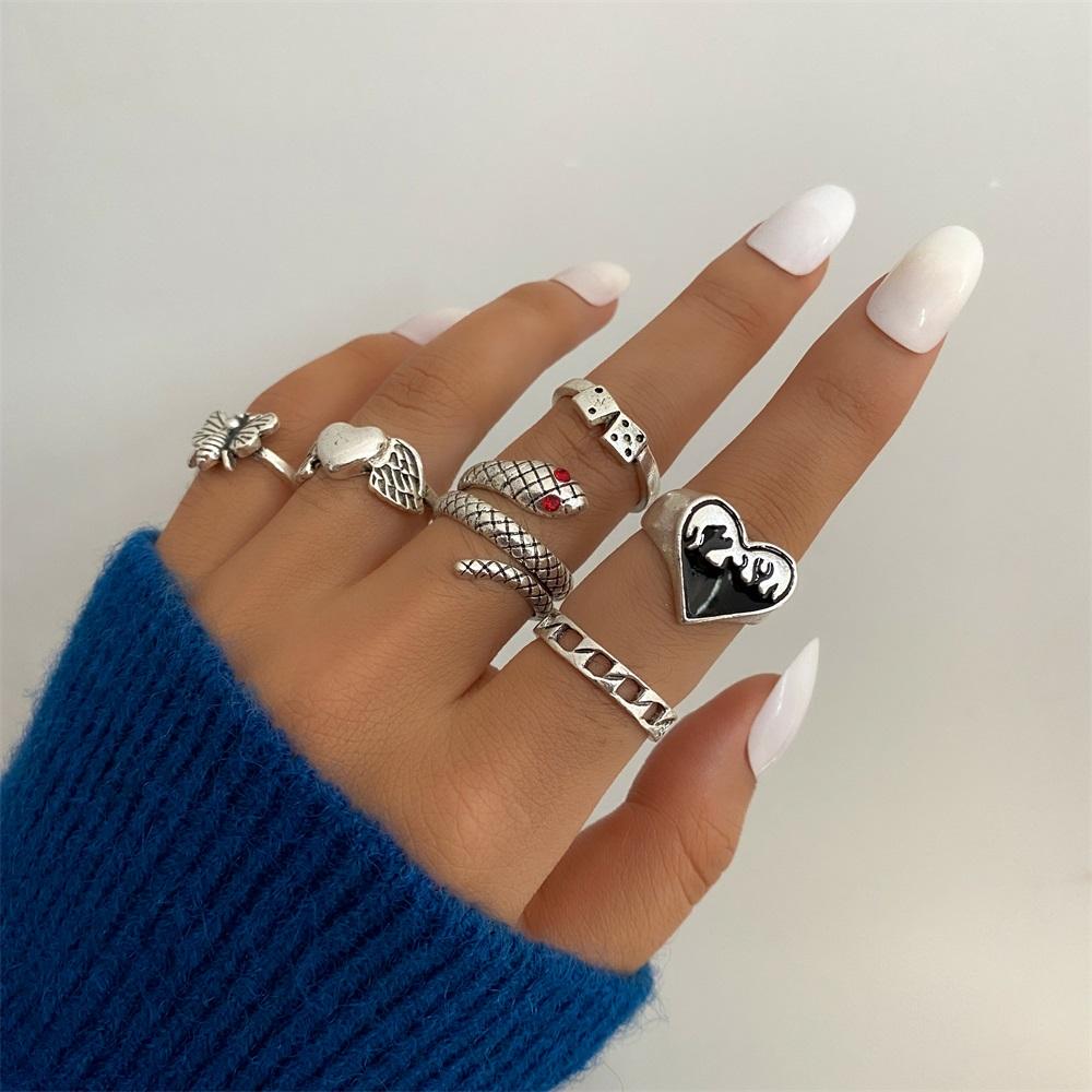 Elegant and Versatile Fashion Retro Snake Love Ring 6 Piece Set Snake-shaped Simple Ring Ring Popular Female Jewelry