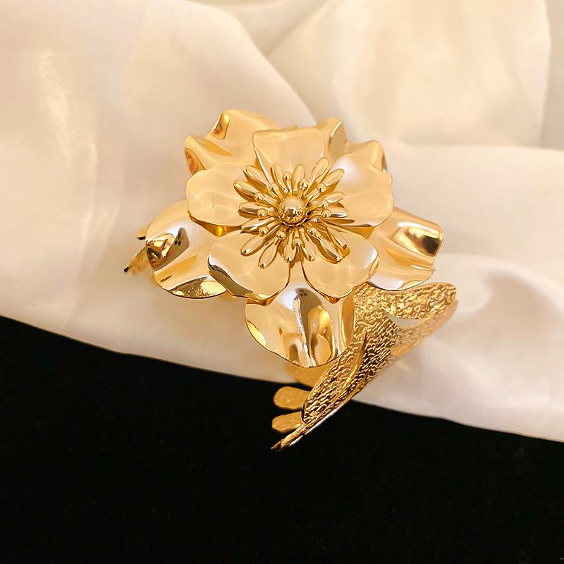 Minimalist Double-Layer Hollow Armlet: European & American Style, Exaggerated & Fashionable High-End Bracelet