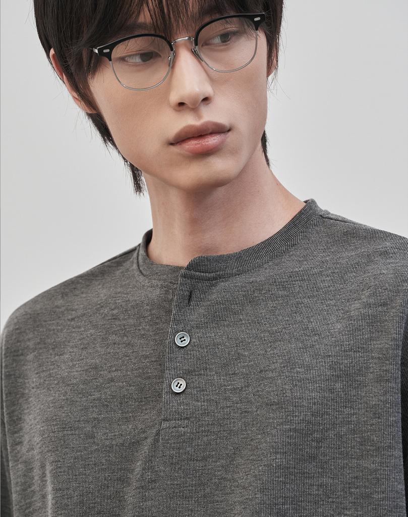 WORK ON BODY OFF Rested Semi-Overfit Henley Neck Knit [Charcoal]