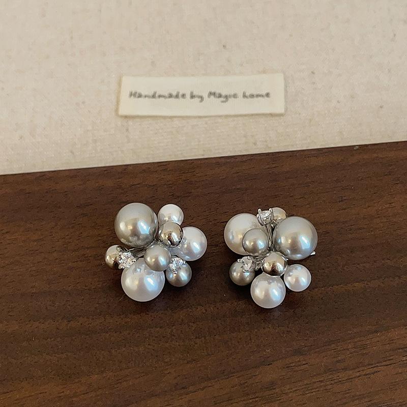 Niche Design Sense Fireworks Pearl Pull-Up Necklace Stud Earrings Women'S French Retro Personality Versatile Neck Chain Sweater Chain