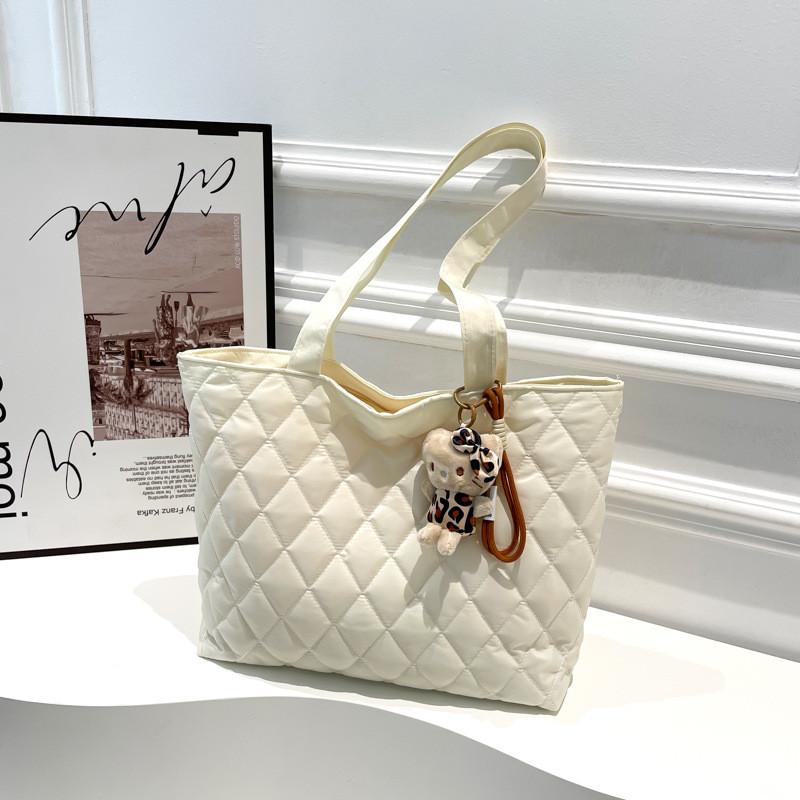 Sophisticated Large Capacity Tote Bag For Women Fashionable Quilted Design Soft Fabric Crossbody Bag Available In Black White Kh