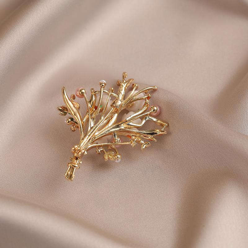 New Bouquet Pearl Brooch Design Sense High-end Corsage Coat Elegant High-end Pin Wholesale
