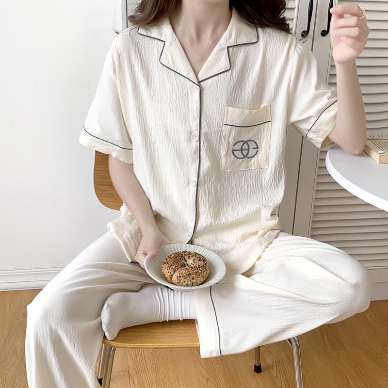 

«Жіноча літня бавовняна піжама Cloud: Милий кардиган з лацканами з брюками з короткими рукавами ідеально підходить як для дому, так і для вулиці. XXL - Double Extra Large