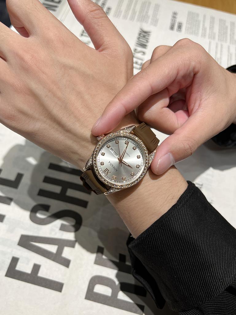 Silicon strap nice fashion watch