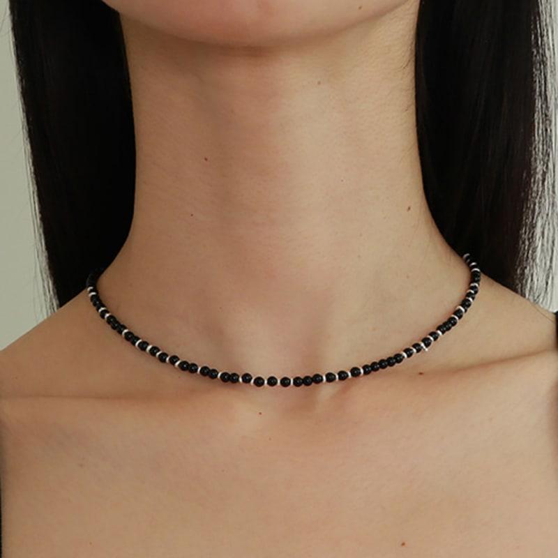 

Мінімалістичне намисто з міксу чорного оніксу free