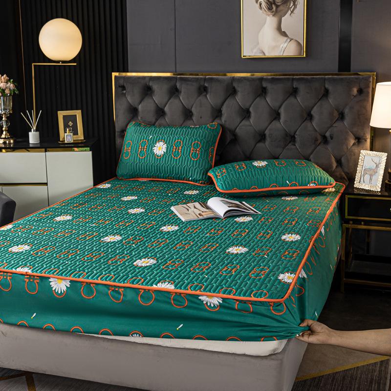 Waterproof Quilted Fitted Sheet & Mattress Protector - Non-slip, All-Inclusive Single Piece Cover