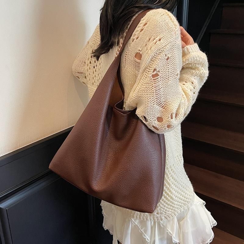Retro Large-capacity Bag Women's New Casual Commuter Underarm Shoulder Bag Fashionable Versatile Tote Bag