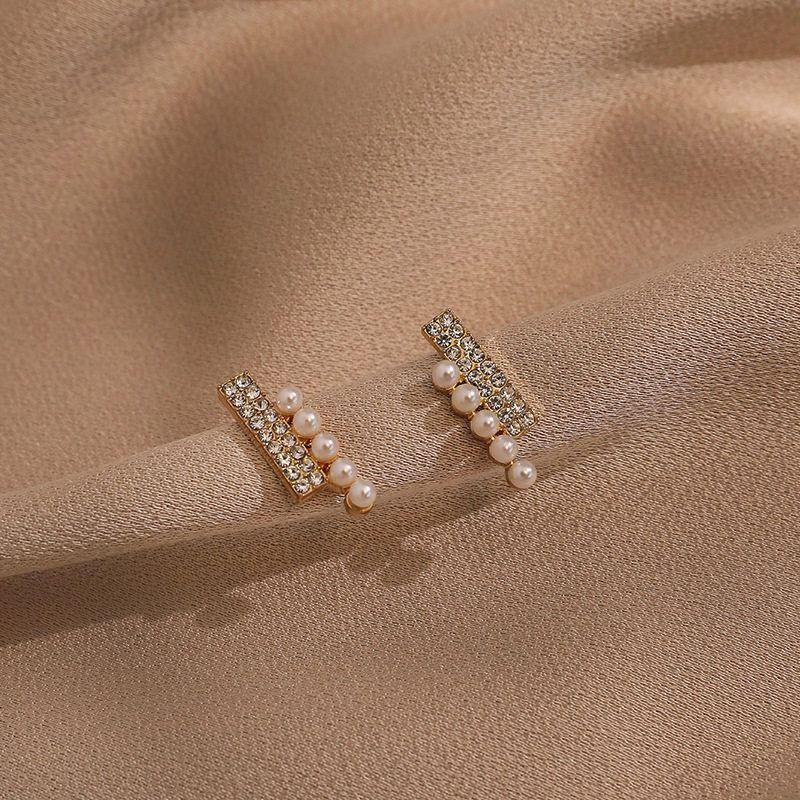 Fashion Retro Metal Geometry Silver Stud Earrings Women's 2023 Earrings Cold Wind Fancy Graceful Earrings