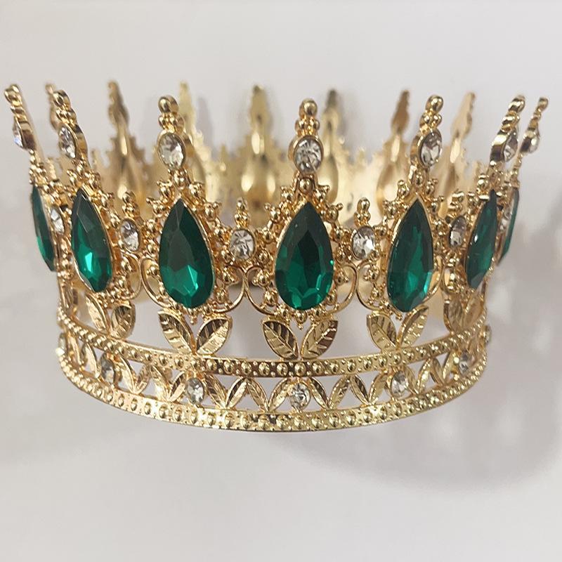 

Новая версия простого круглого платья из сплава с большой хрустальной короной. Головной убор принцессы-невесты для церемонии совершеннолетия.