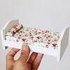 1/12 Casa delle Bambole Miniatura Letto in Legno con Cuscino Mobili Camera da Letto Casa delle Bambole
