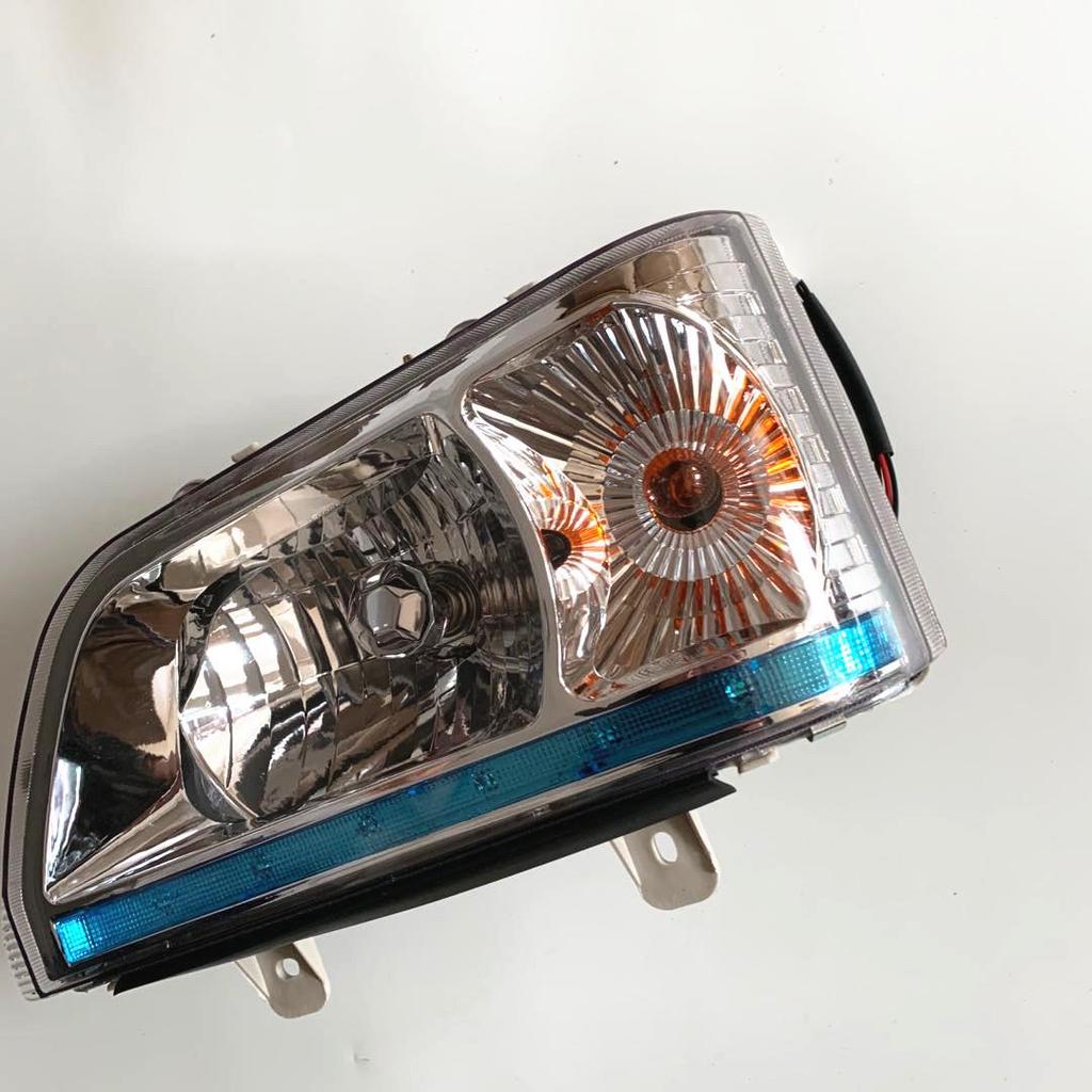 Compatible with Foton Motor Trucks: Era Lingyun Hongyun C Version Headlight Assembly.
