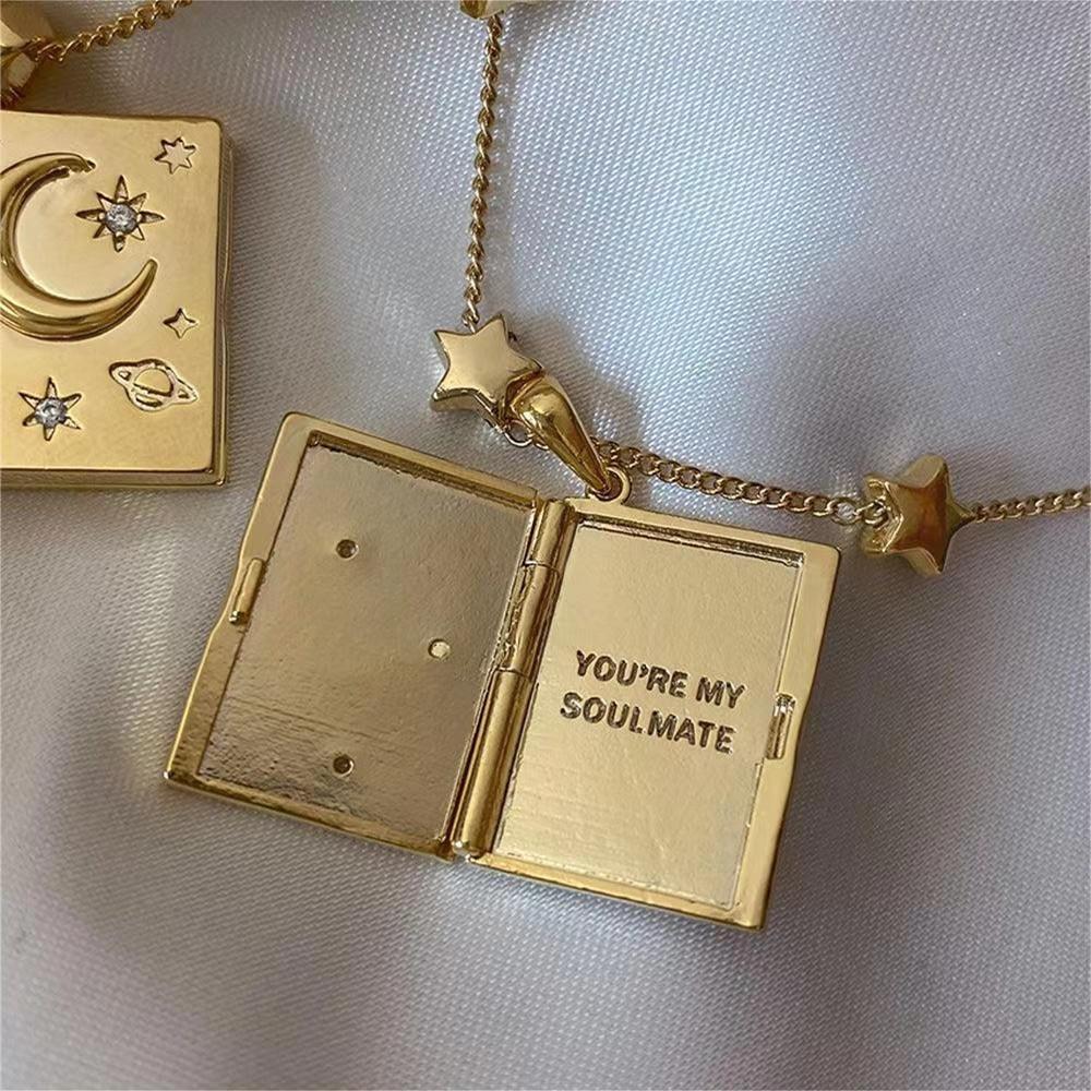 You're My Soulmate Opening and Closing Star Moon Diamond-encrusted Lock Necklace Renaissance Stone Necklace