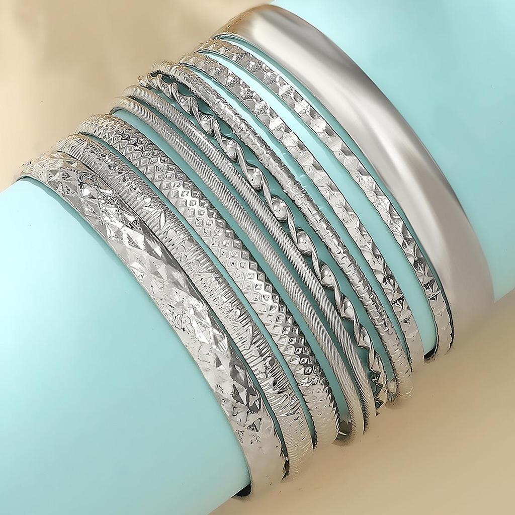 Set de Pulseras de Diamantes de Aleación: Pulseras Punk Apilables de Estilo Europeo y Americano para Mujer (4 piezas)