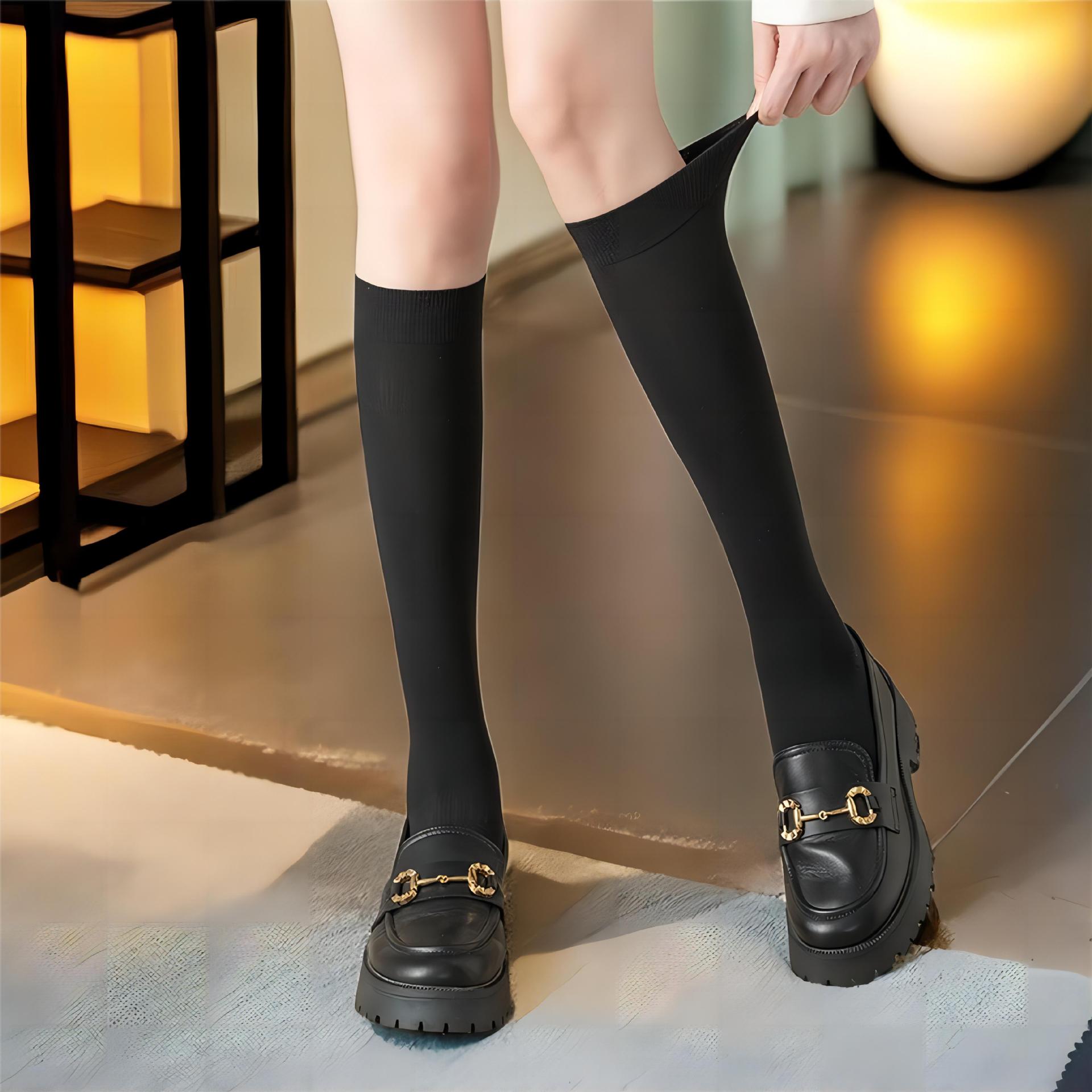 Gestrickte Lolita-Strümpfe für Damen, groß, elastisch, Polyester-Baumwolle, Mädchen, Over-Knee-Strümpfe, niedliche schwarz-weiß gestreifte kurze Socken One Size black