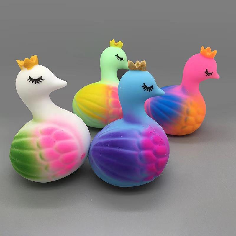 Creatieve Kroon Zwaan Flamingo Langzame Terugslag Squishy Schattig Populair Handknijpspeelgoed Voor Stressverlichting