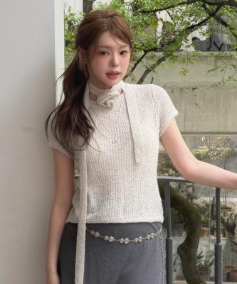 ROEM [Roem X Eunchae] Flower Tie Short Sleeve Pullover Rmkag26Yt1