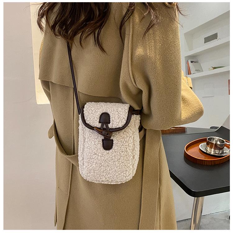 New Women's Plush Lamb Wool Crossbody Bag - Cute, Fashionable, Versatile, and Popular Phone Bag.