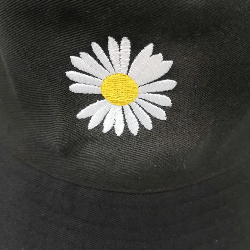 Sumemr Fresh Style Fashion Double-side Unisex Harajuku Bucket Hat Fishing Outdoor Cap Bucket Sunscreen Small Daisy Fisherman Hat