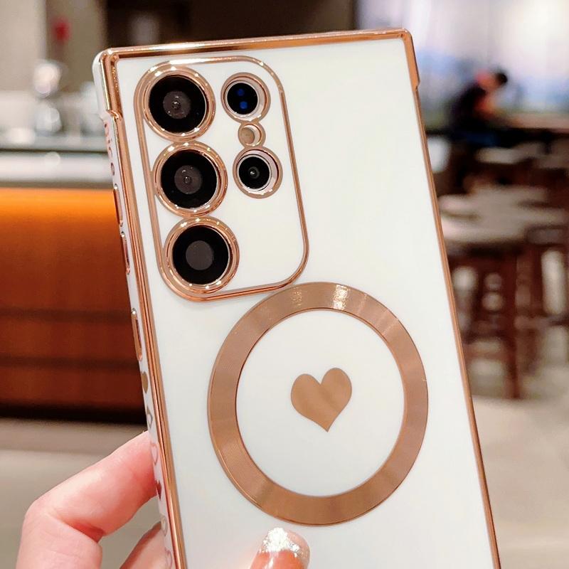 Jednobarevné pouzdro ve tvaru srdce z měkkého TPU s magnetickým zapínáním pro Samsung Galaxy S25 Ultra S24 FE S23 Plus S22 s náramkem, nárazuvzdorné, tenké, s podporou bezdrátového nabíjení, kryt na telefon