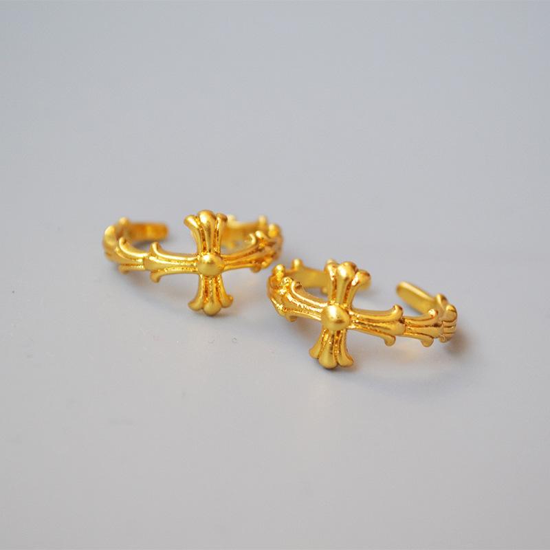 

Roman Retro Gold Engraved Cross Fishtail Open Ring Adjustable Open золотий