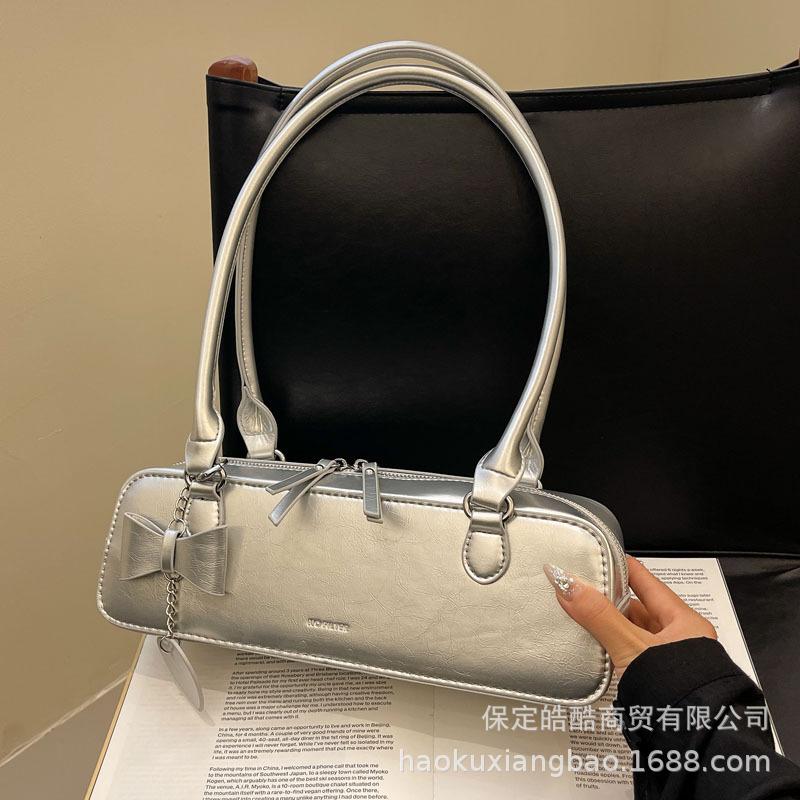Premium texture French niche bag women's 2025 new trendy and popular versatile single shoulder can also be used, foreign style baguette bag