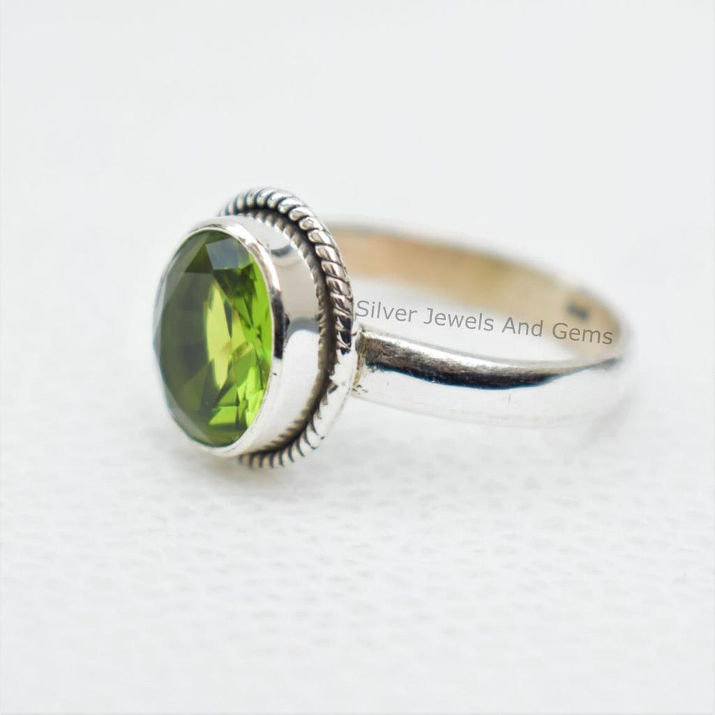Natürlicher Peridot Ring, Handgefertigter 925 Sterling Silber Ring, Designer Ovaler Peridot Ring, August Geburtsstein, Verlobungsring