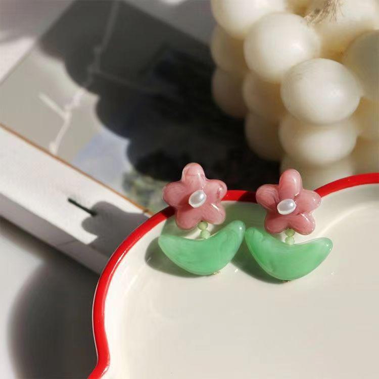 Trendy Korean Girlish Spring Flower Earrings: Versatile, Niche Design for Women