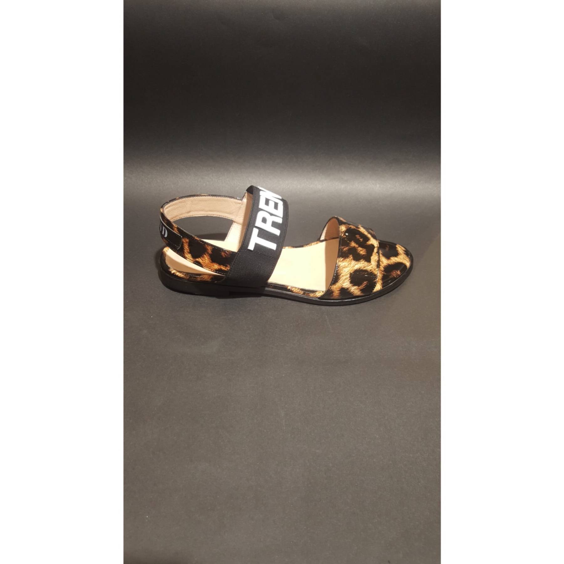 

Женские коричневые сандалии с узором Новые летние удобные дышащие повседневные качественные стильные легкие сандалии 36