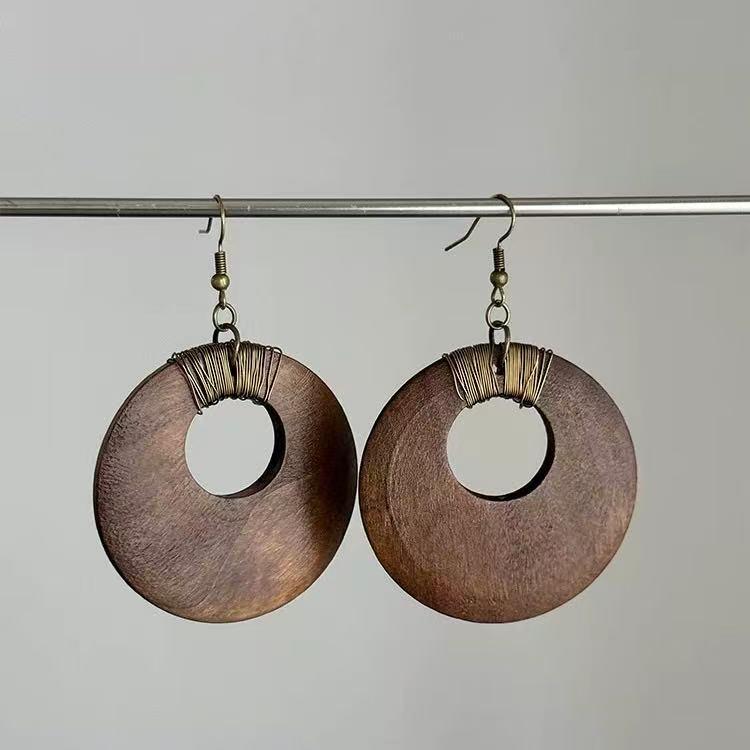 Vintage Ethnic Silver Needle Diamond Inlaid Round Flower Acrylic Resin Stud Earrings for Women