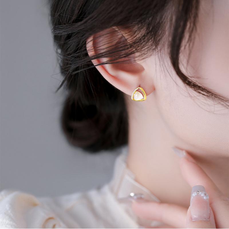 BELLA BOX S925 Sterling Silver Needle, Exquisite And High-end, Niche Design, Cat's Eye Stone Ear Stud, Geometric Style Earrings