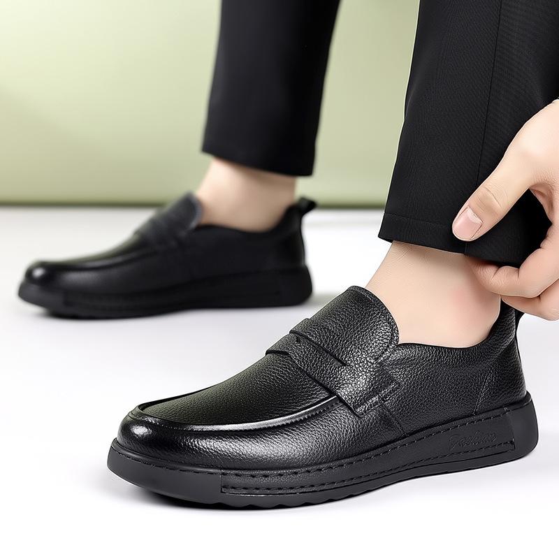 2026 Men's Soft Sole Leather Loafers: Breathable, Fashionable, Slip-on Driving Shoes