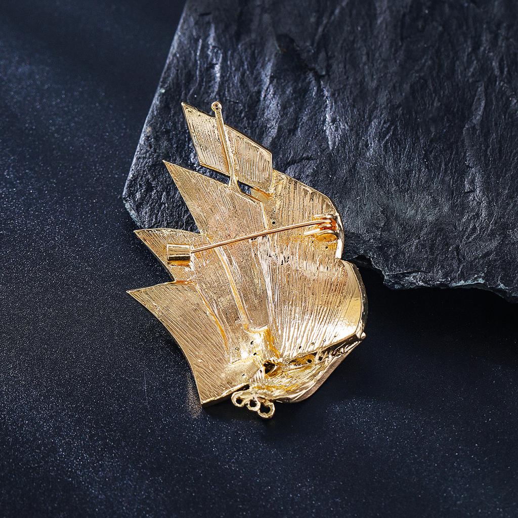 New High-end Exquisite Sailing Brooch Alloy Diamond-encrusted Fashionable and Elegant Blazer Accessories Pin Brooch Wholesale