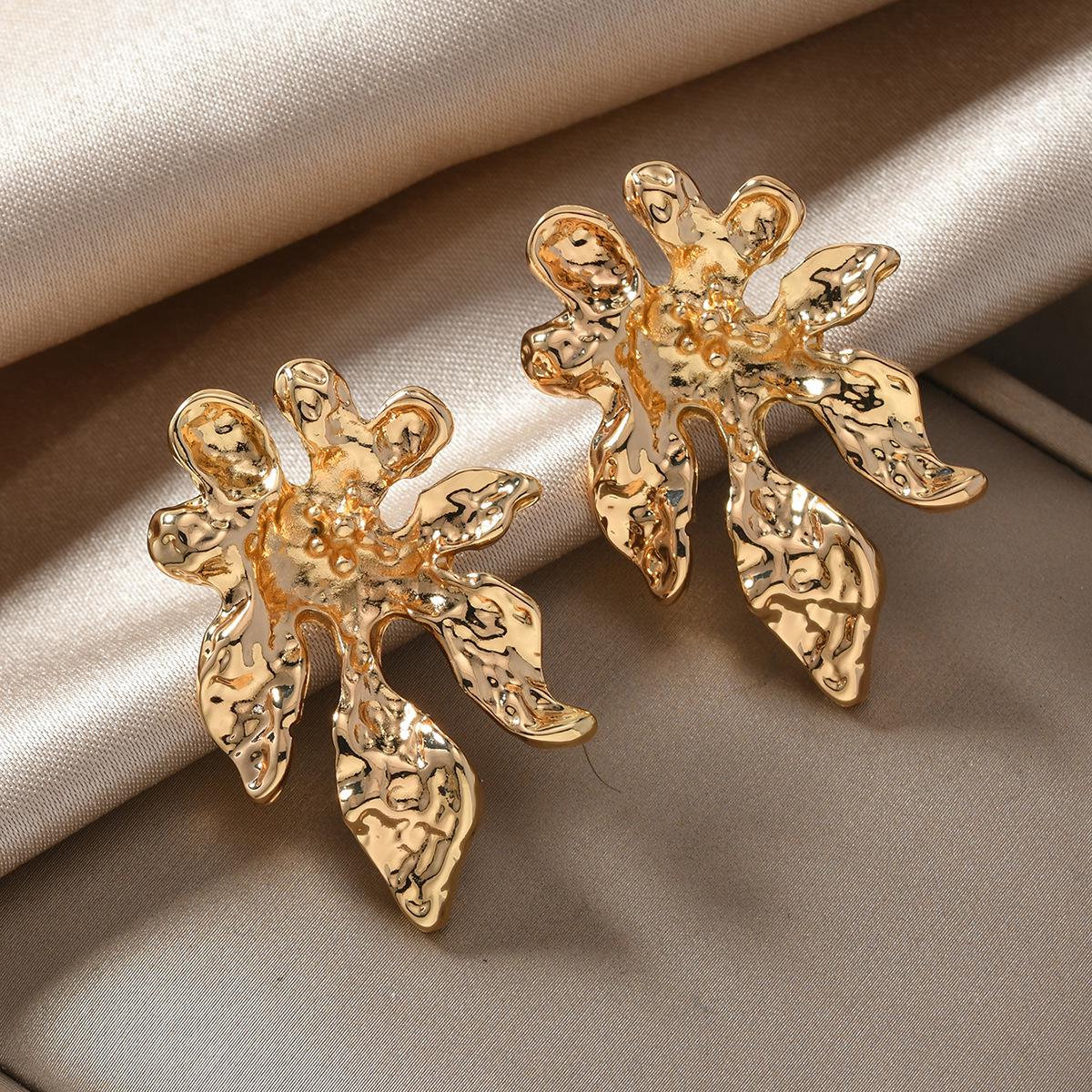 2024 Trendy Asymmetrical Geometric Earrings with Shiny Irregular Pattern
