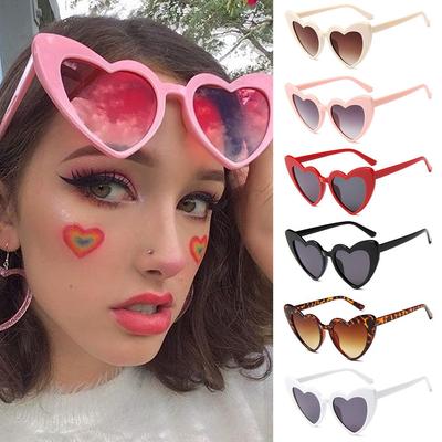 Fashion Retro Women Clout Goggle Heart-Shaped Sunglasses Eyewear Vintage Sunglasses UV400 Protection