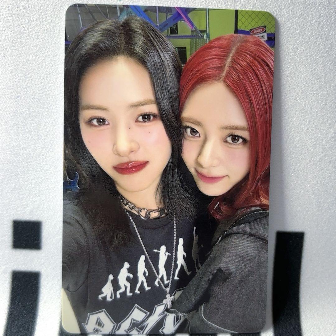 

[USED] ITZY Yuna Ryujin BORN to BE venue-limited 10,000 yen purchase bonus trading card