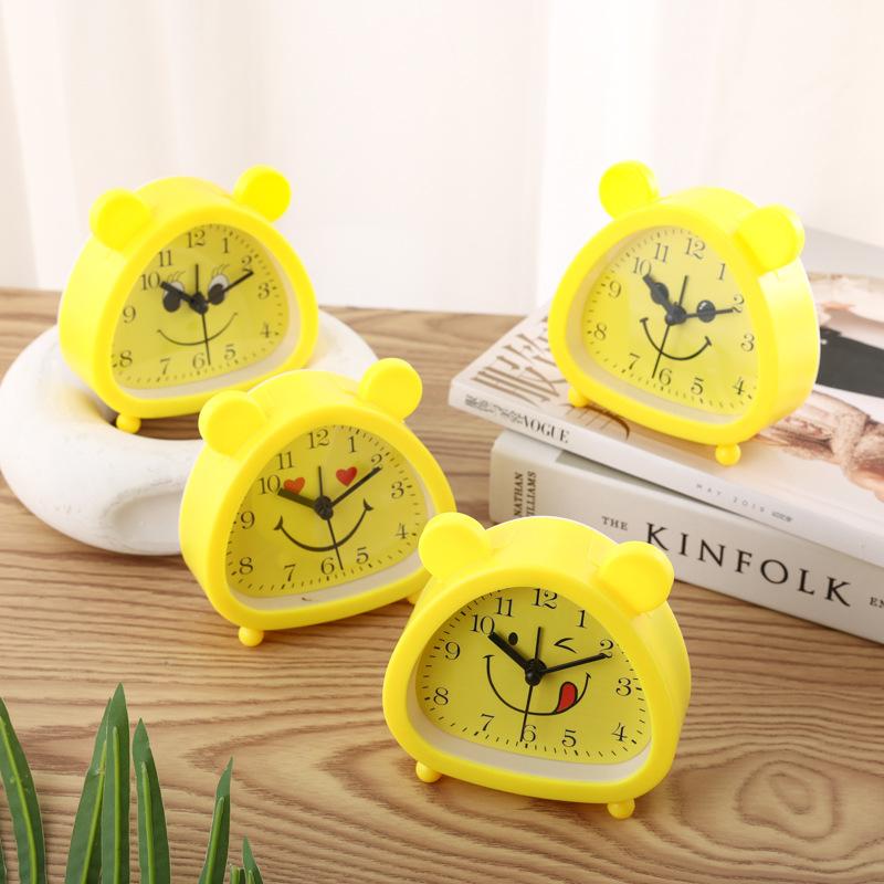 Cute Cartoon Quartz Clock Bear Alarm Clock Simple Children's Gift Bedside Clock