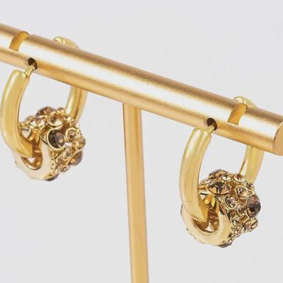 Maillard Otočné náušnice s přívěskem s diamanty - Elegantní a všestranný podzimní/zimní design