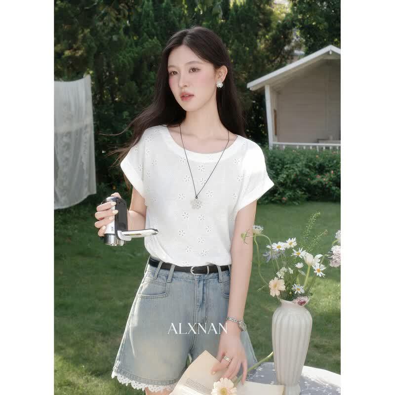 Lu Xiangnan Women's Loose White T-Shirt