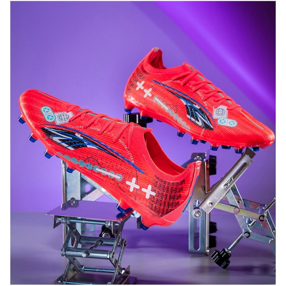 Low-top Thorn Football Shoes World Cup Broken Nails Artificial Turf Nails Leather Feet Male and Female Students Training Shoes
