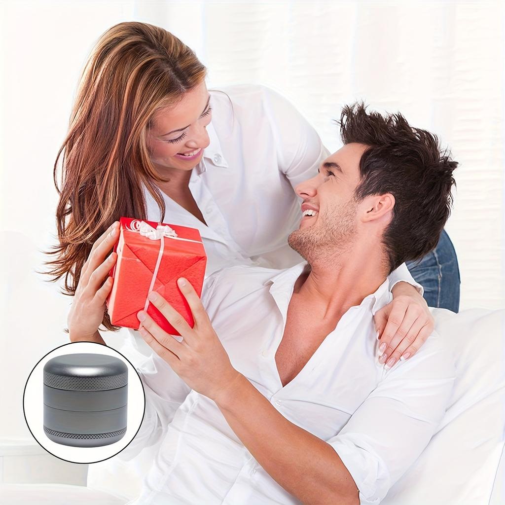 1pc Manual 2.5-inch Four Layer Grinder for Kitchen Spice Grinding,the Best Gift for a Father, Wife, or Husband