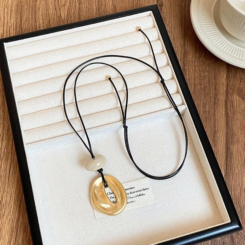 Versatile Magnetic Leather Sunglasses Clip Necklace and Sweater Chain