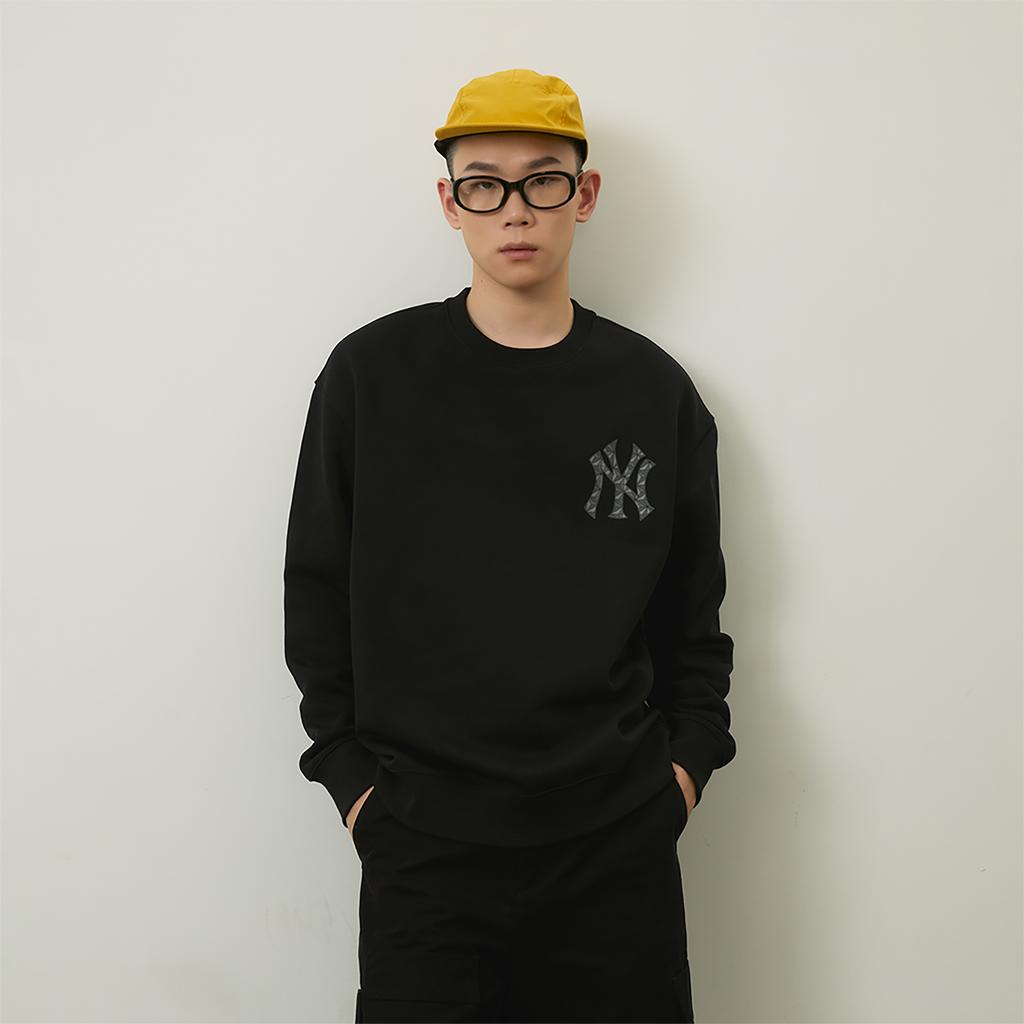 New MLB MONOGRAM Collection New York Yankees FW24 Sweatshirt Unisex Black 3AMTM0946-50BKS