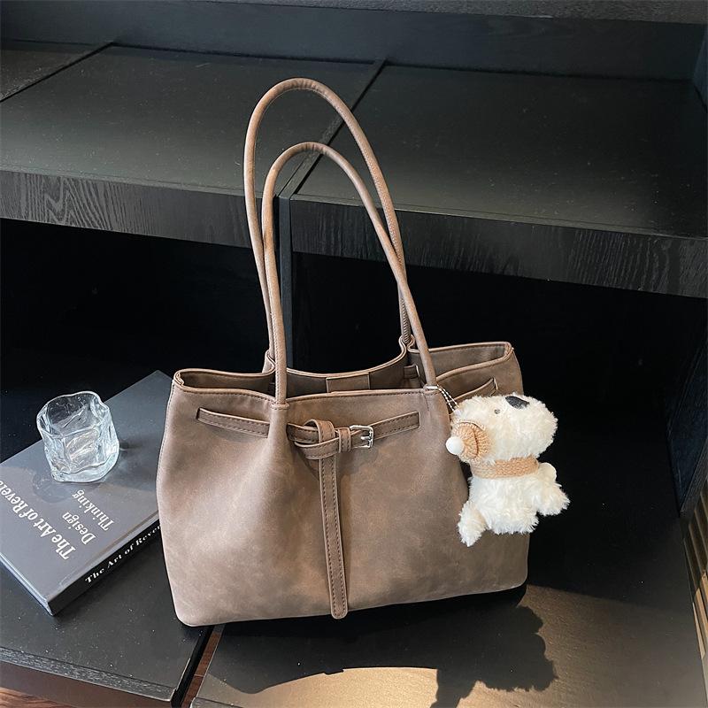 Retro Autumn and Winter New Fashion Simple Large Capacity Shoulder Portable Tote Bag Women's Commuter Armpit Bag